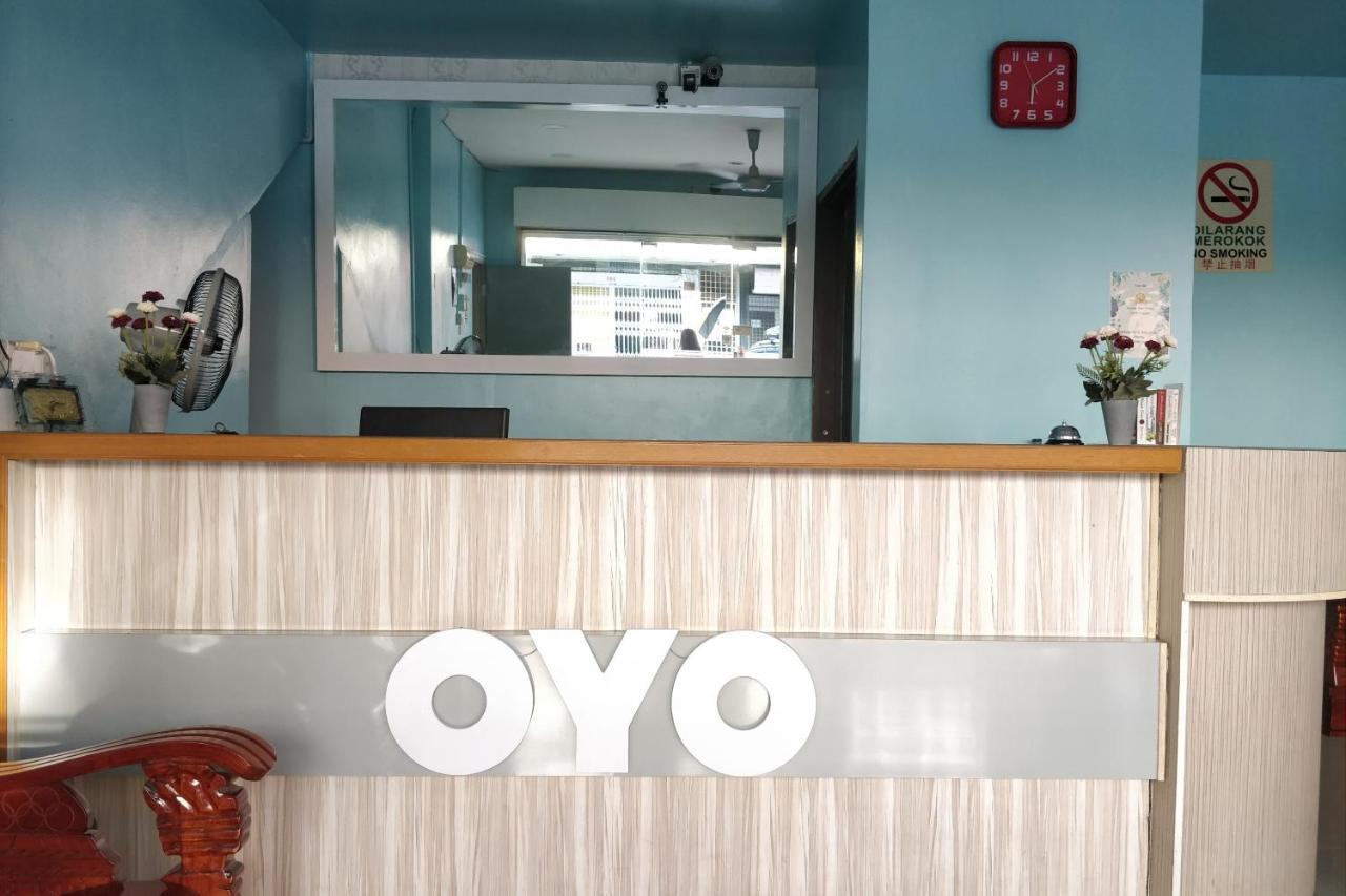 Oyo 89737 ホテル ティショア Kampong Batu Tiga エクステリア 写真